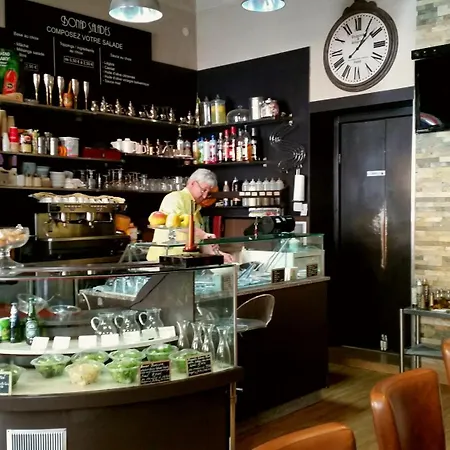 Lägenhet Bonaparte, Bienvenue Dans Le Quartier Du Port, Le Quartier De Avec Son Ambiance Estivale Qui Respire Les Vacances, Rafraichissement Garantie Pour Arrivee Toute En Douceur Nice