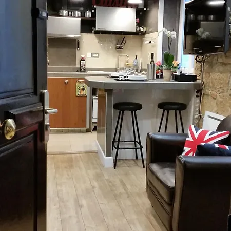 Bonaparte, Bienvenue Dans Le Quartier Du Port, Le Quartier De Avec Son Ambiance Estivale Qui Respire Les Vacances, Rafraichissement Garantie Pour Arrivee Toute En Douceur * Nice